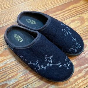 KEEN Trillium Slippers Black Wool Felt Clog Slip On
Shoe, Mule Women's Size 7